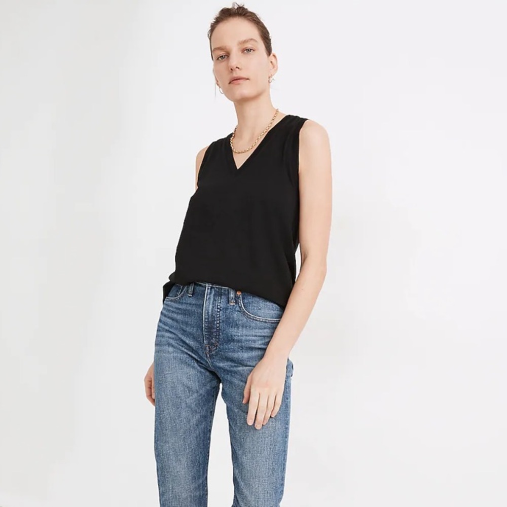 Madewell Whisper Cotton V-Neck Tank MD045 - Picture 2 of 5